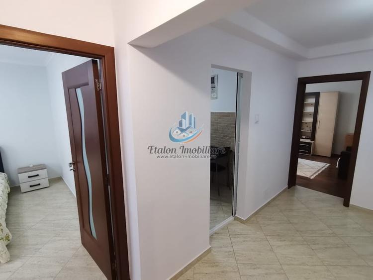 Apartament 3 camere, 2 bai, boxa, zona centrala, Piatra Neamt - 2