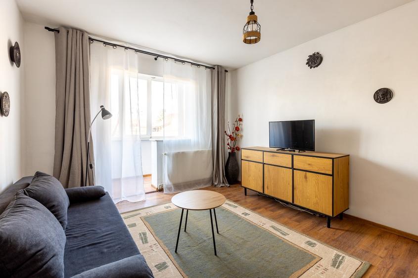 Apartament 2 camere, etaj 1/4, Florilor, zona de case - 5