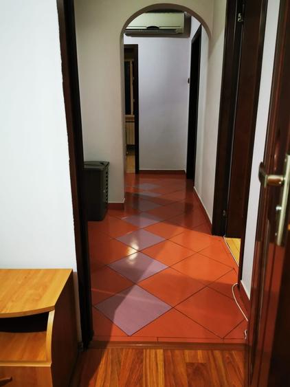 Apartament cu 3 camere decomandat în Brâncoveanu