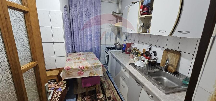Apartament cu 2 camere etj. 3/4, strada Electricienilor, zona Ura - 7