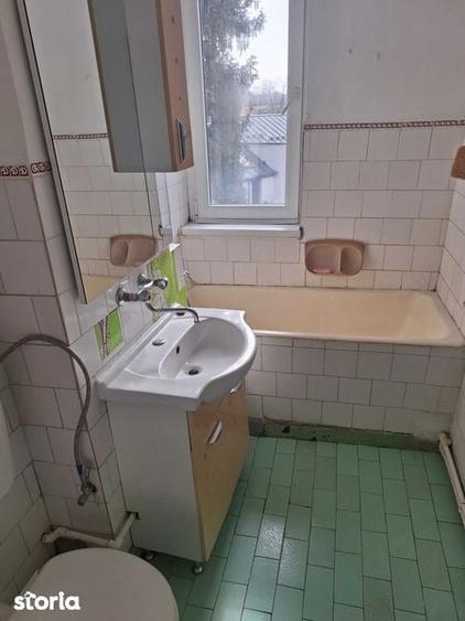 Apartament 2 camere decomandat zona banca - 2
