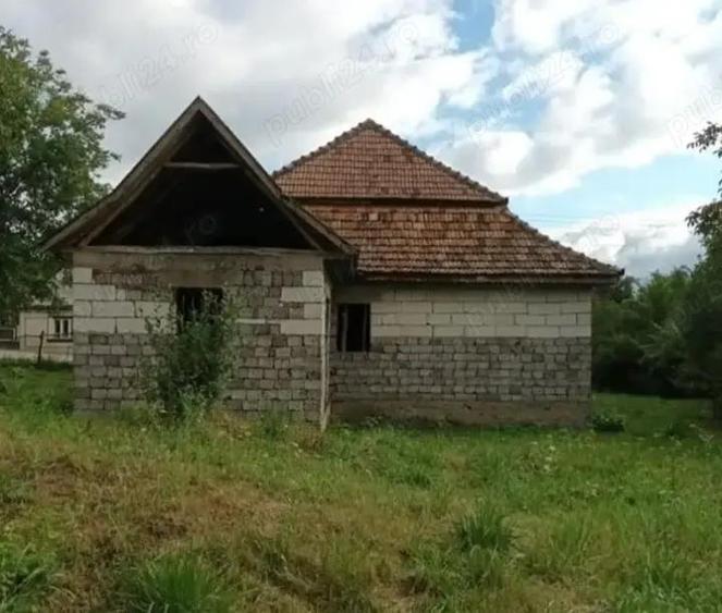 Casa de vanzare la tara - 1