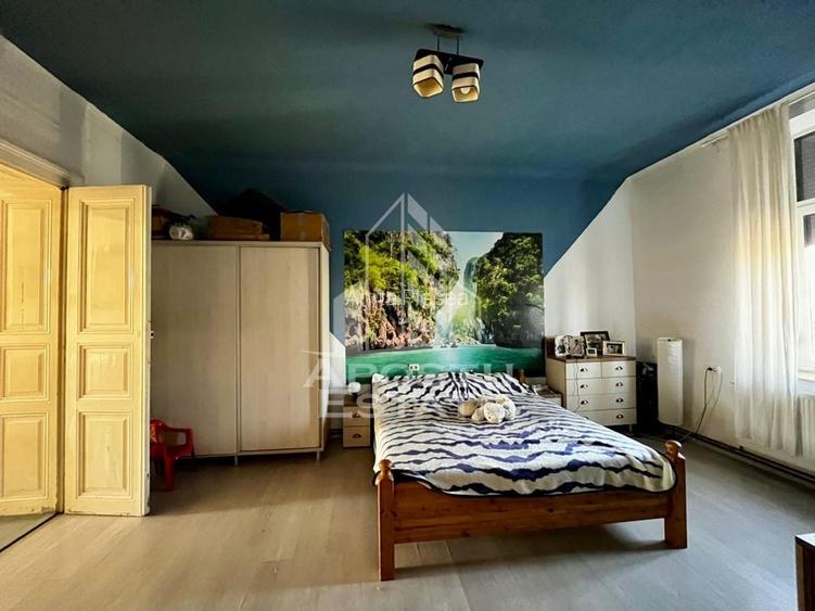 Apartament 3 camere,cladire istorica,centrala proprie in Badea Cartan