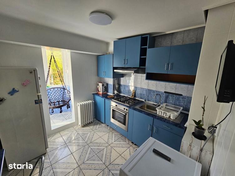 Garsoniera spa?ioasa cu balcon ?i mobilier complet - 9