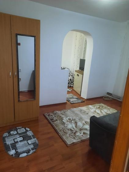 Inchiriez apartament 2 camere Gaesti - 4