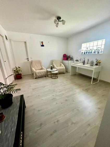 Casă individuală cu 6 camere cu Canalizare în Bucureștii Noi