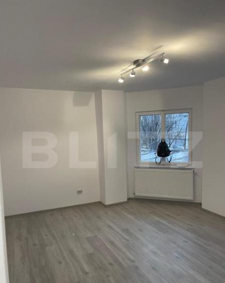 APARTAMENT 3 CAMERE DECOMANDAT IN ZONA DEOSEBITA CU VEDERE S - 1