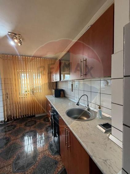 Apartament cu 3 camere de închiriat în zona Lapus - 7