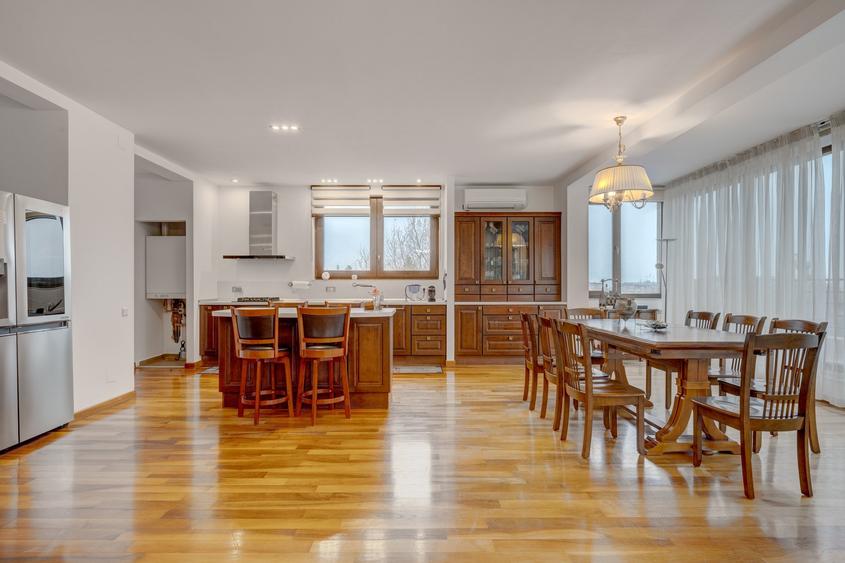 Fully detached family apartment | 242 sqm usable | 92 sqm living/ 41 sqm terrace - 13