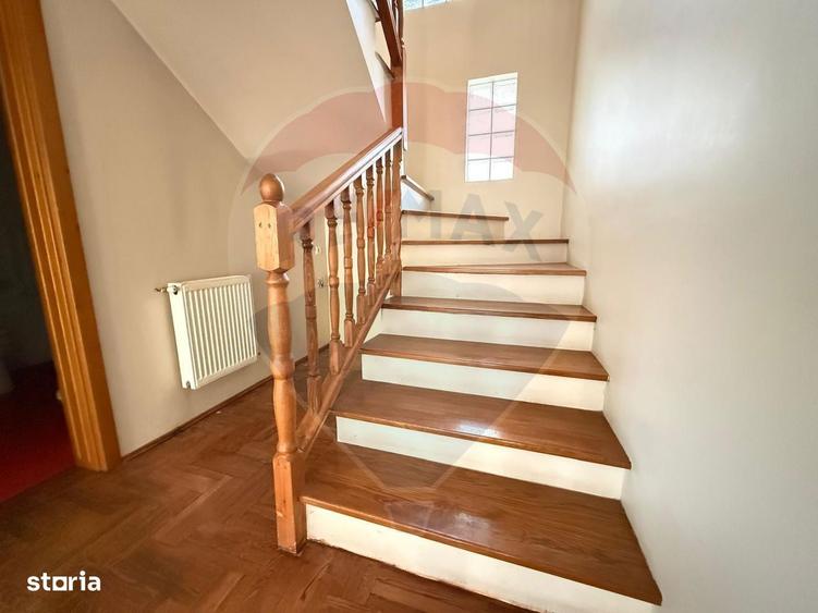 De vanzare Casa spatioasa cu teren 1.000 mp Beverly Hills, Sanmartin - 9