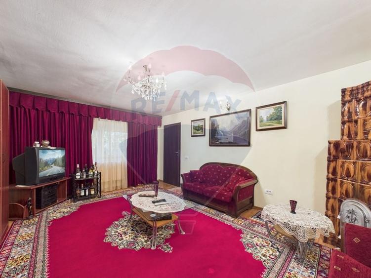 Casa / Vila cu 5 camere de vanzare in orasul Negru Voda, zona Central - 2