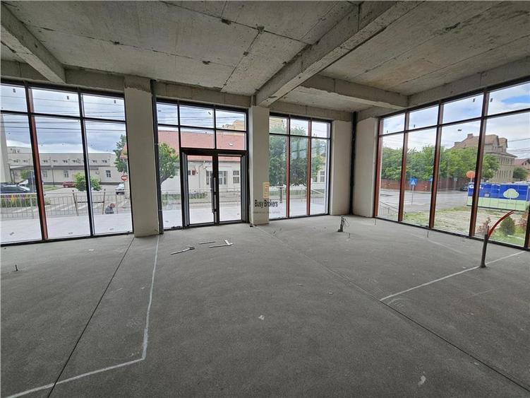 Spatiu Comercial - 200 mp - Showroom - Servicii - Clinica Medicala - 3