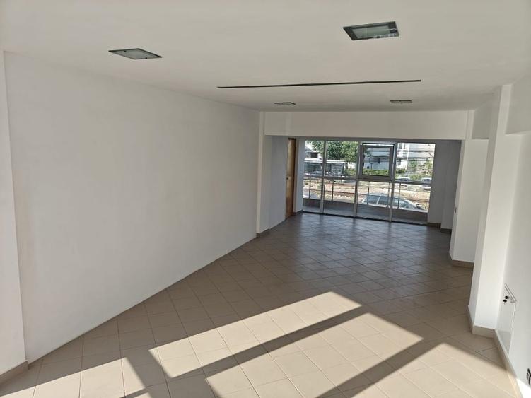 Spațiu comercial, de 90 mp, în Central