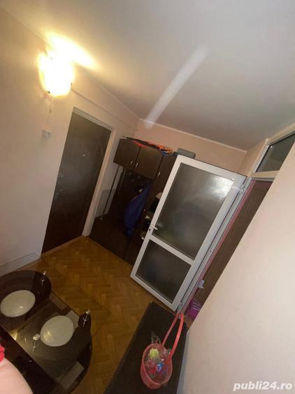 De vanzare ! Persoana fizica vand apartament 2 camere , zona micro 39 b - 2