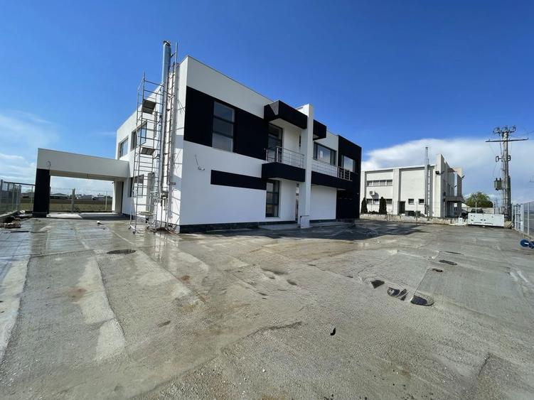 Spatiu comercial + birouri + productie - 2