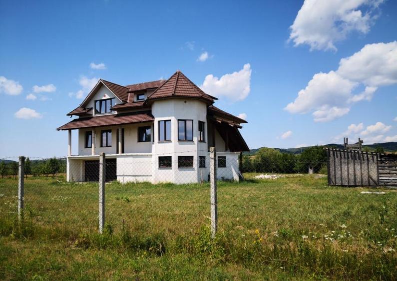 Casa P+1+M, 370 mp, teren 70 ari, Livezile, la 9 km de Bistri?a - 5