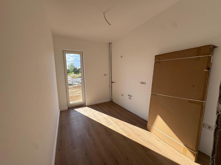 COMISION 0% | Apartament 3 Camere | Etaj 2 | 90 mp | Zona Plopi - 2