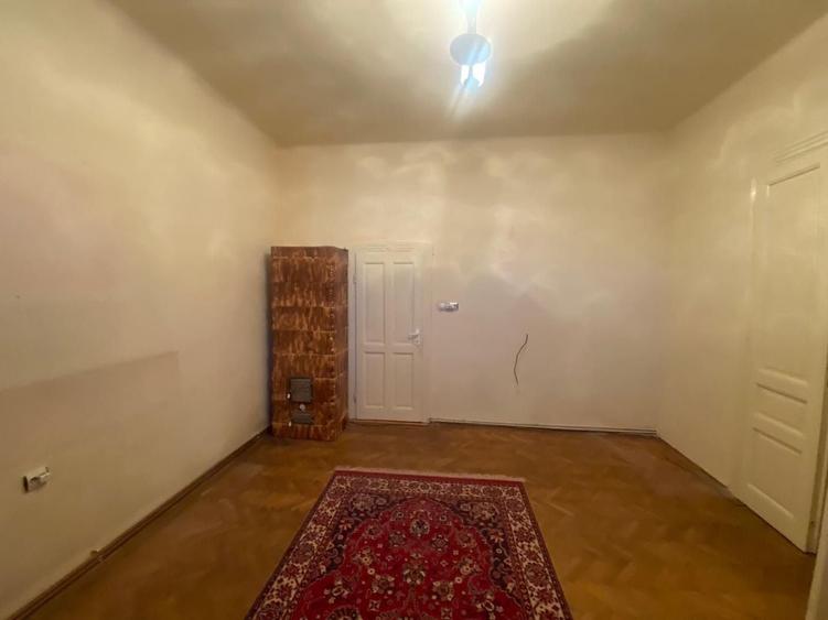 Casă de vânzare în Lugoj – Strada COMUNA DIN PARIS - 6