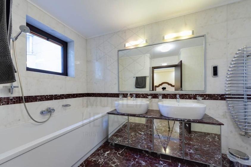 Apartament cu 3 camere semidecomandat, mobilat în Primăverii