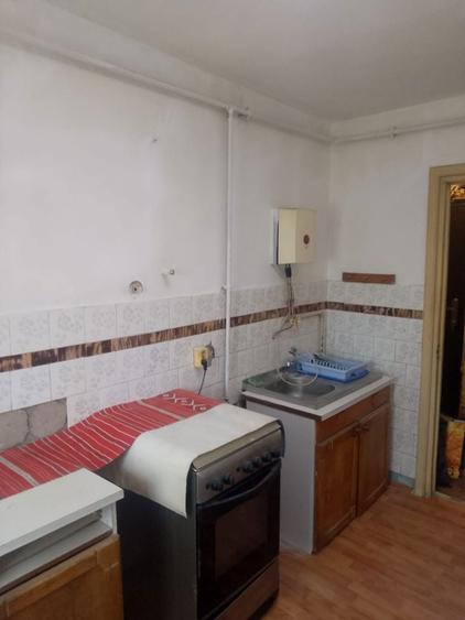 De inchiriat apartament cu 4 camere in Rosiorii de Vede - 2