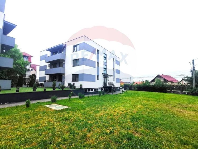 DE VANZARE - Apartament 3 camere, decomandat, Str. Victoriei - 9