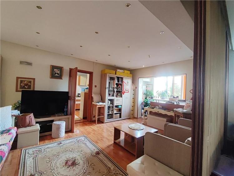 Calea Mosilor,  et.4/8, la 8 min de metrou OBOR - 8