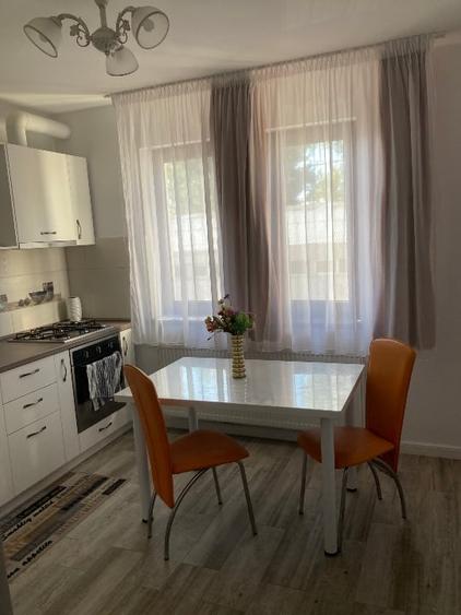 Casă parter +2 etaje si mansarda,la parter spatii comerciale deja inchiriate - 4