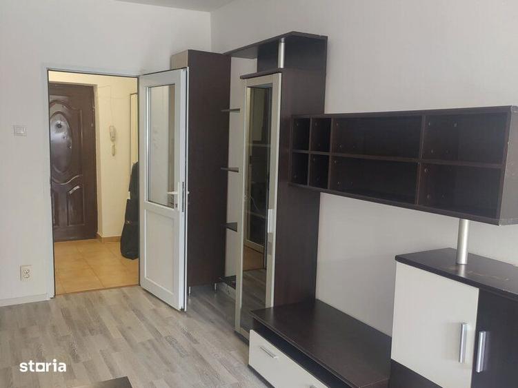 Inchiriez garsoniera zona Vitan, renovata, utilata, gata de mutat - 2