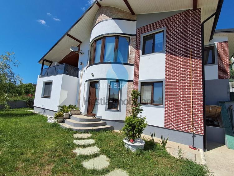 Vila eleganta cu patru camere, Bucium-Plopii fara Sot. Vila eleganta cu patru camere, Bucium-Plopii fara Sot.