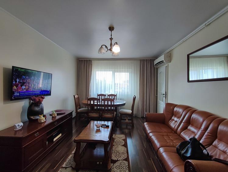 Apartament cu 3 camere decomandat în Inel I