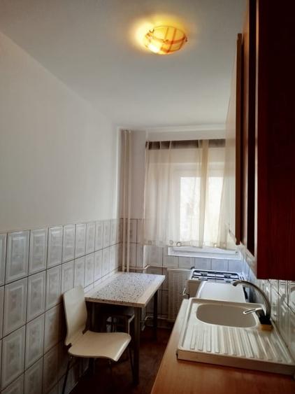 Garsoniera decomandata – Piata Victoriei - 6