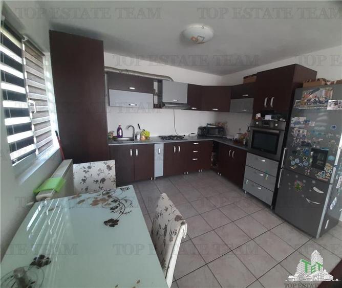 Casa spatioasa cu 8 camere si teren de 801 mp - ideala pentru 2 familii - 10