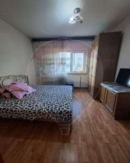 Apartament cu 3 camere de inchiriat in zona 1 Mai - 7