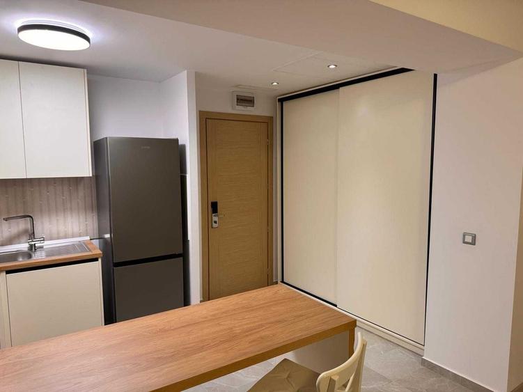 Apartament cu 2 camere decomandat în Vitan