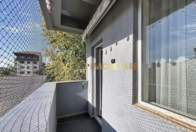 Apartament cu 3 camere decomandat, mobilat în Păcii
