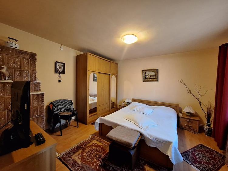 Frumusani, casa 6 camere 1000 mp teren DN4 2 centrale gaz 2 bucatarii - 4