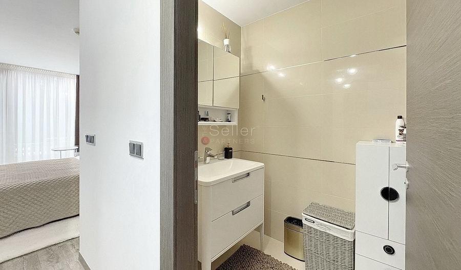 Terase generoase cu vederea spre padure - 6