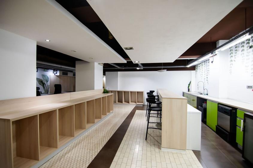 Piata 1 Mai spatiu demisol 475 mp - 3