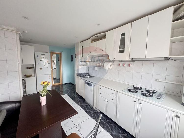 Apartament cu 4 camere de închiriat în zona Berceni - 6