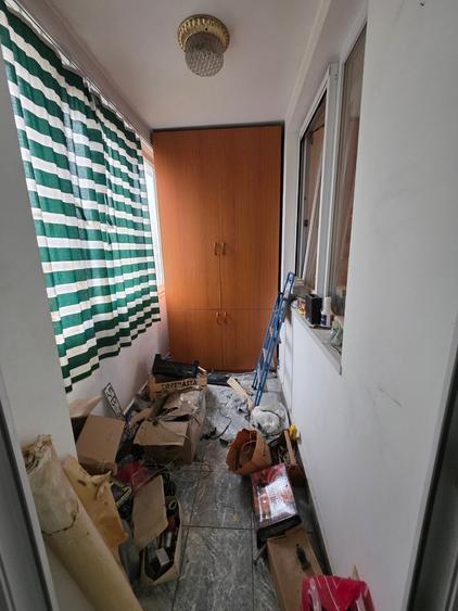 Titan, 10 minute metrou Costin Georgian, la piata Minis,  2 grupuri sanitare - 8