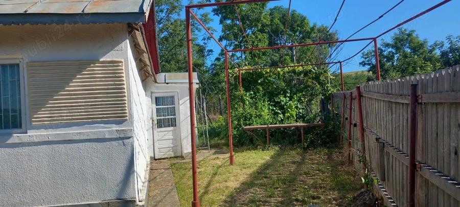 Casa de vanzare 1400mp - 1