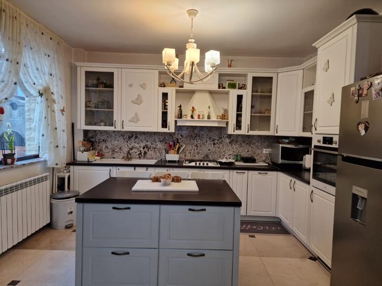 Vila in Colentina, S+P+2E, 7 camere, 5 bai, mobilata si utilata - 2