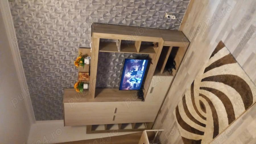 Apartament decomandat la parter cu trei camere. - 2