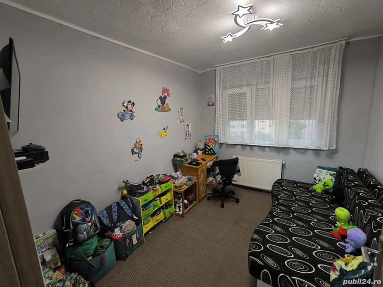 Apartament cu 3 camere decomandat în Dâmbovița