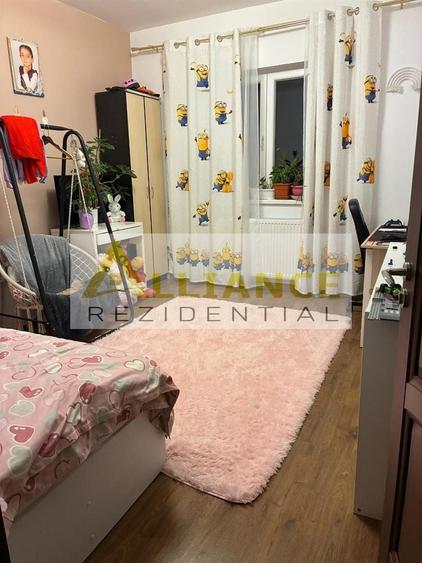 Duplex cu 4 camere cu Canalizare în Central