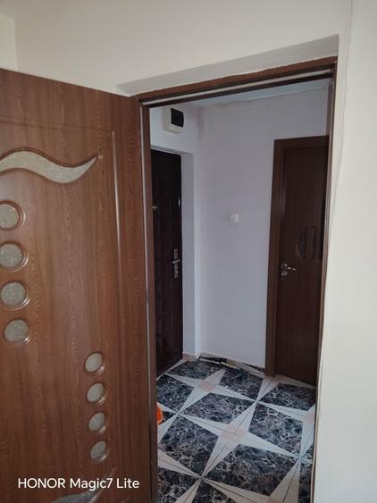 Se inchiriaza garsoniera - 6