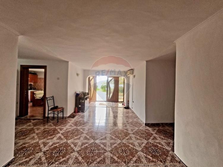 Casa cu 7 camere de vanzare in apropiere de Focsani - 4