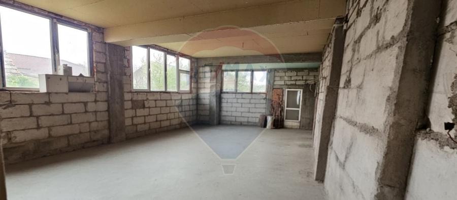 Casă si teren de vânzare in Crevedia - 5