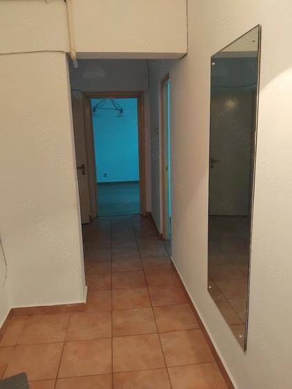 Inchiriez apartament 4 camere - 1