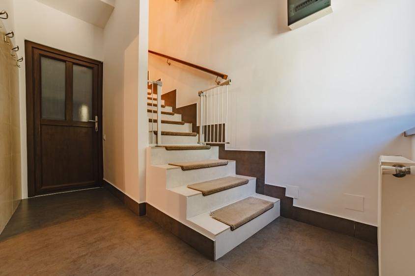 Sat Pestera,  Rezervatia Piatra Craiului, Brasov, Casa  plus teren 10 621 m - 11